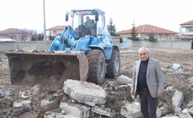 Köseli’de kent meydanı çalışması başladı