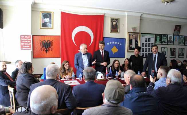 Kosova Sağlık Bakanı Latifi, İzmir’deki Kosovalılarla buluştu