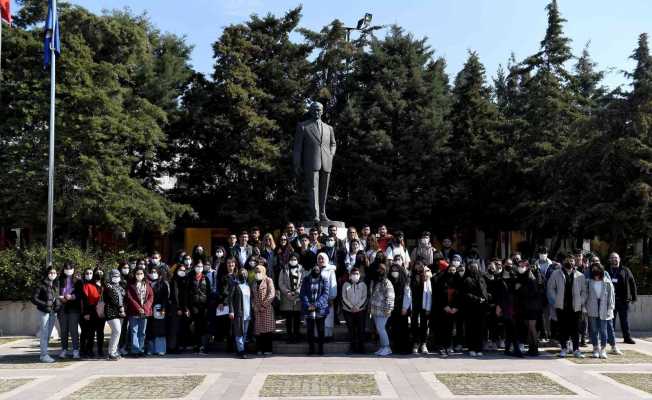 Kurs merkezi öğrencileri, üniversiteyi gezdi