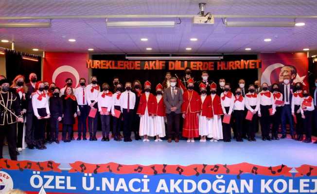 Kuşadası’nda İstiklal Marşı’nın kabul edişinin 101’inci yıl dönümü törenle kutlandı