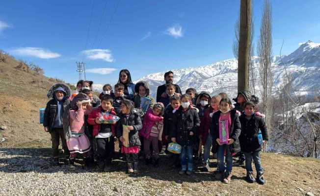 Kuşadası’ndan Siirt ve Bitlis’teki öğrencilere yardım