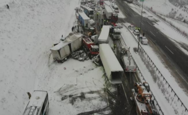 Kuzey Marmara Otoyolu’nda zincirleme kaza