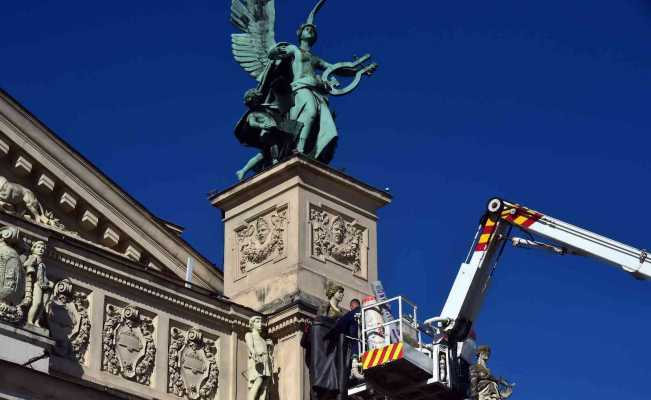 Lviv’de tarihi opera binasında saldırılara karşı tedbir alınıyor