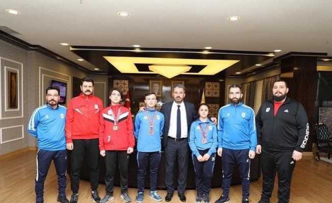 Madalyalı Sporculardan Başkan Ertuğrul Çetin’e ziyaret