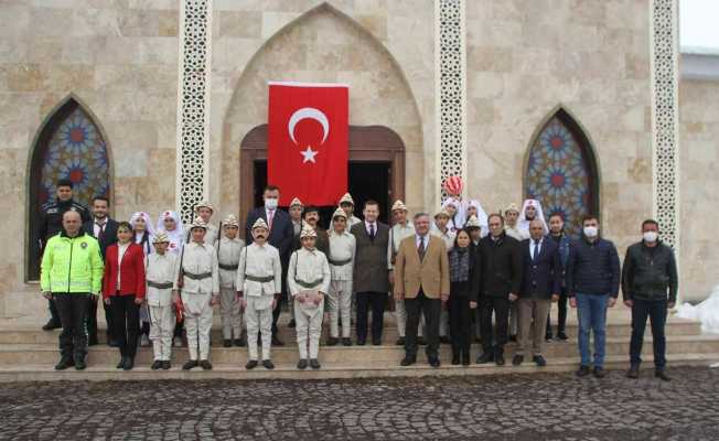 Malazgirtli öğrencilerden ‘18 Mart’ gösterisi