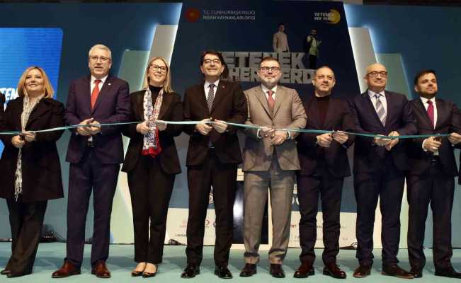 Manisa CBÜ Rektörü Prof. Dr. Ataç EGEKAF 22 açılışına katıldı