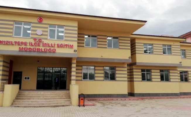 Halı sahada top oynarken kalp krizi geçiren öğretmen hayatını kaybetti