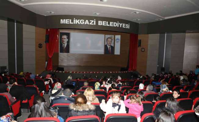 Melikgazi’de çocukların sinema keyfi devam ediyor