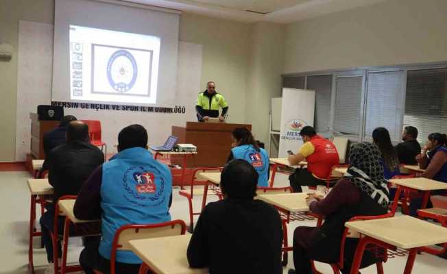 Mersin Gençlik Merkezi personeline trafik eğitimi
