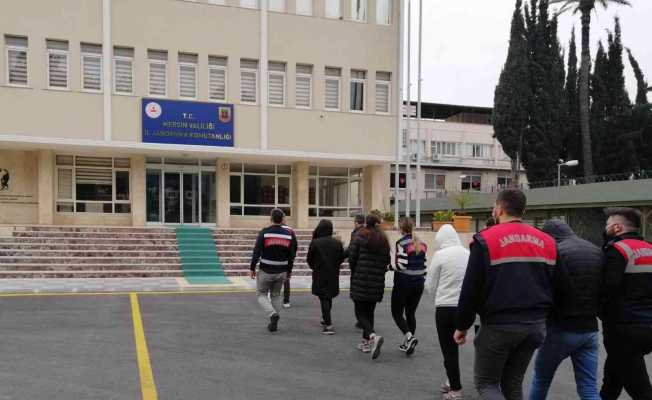 Mersin’de sosyal medya dolandırıcılarına operasyon: 8 gözaltı