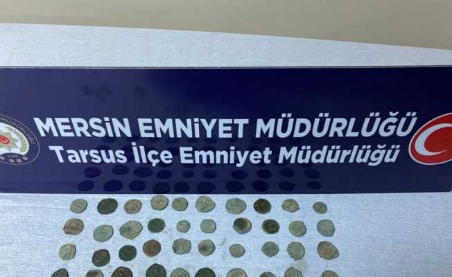 Mersin’de tarihi eser niteliği taşıyan 50 sikke ele geçirildi
