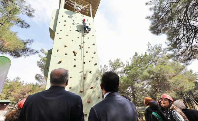 Milletvekili Koçer ile Fadıloğlu gençlerle buluştu