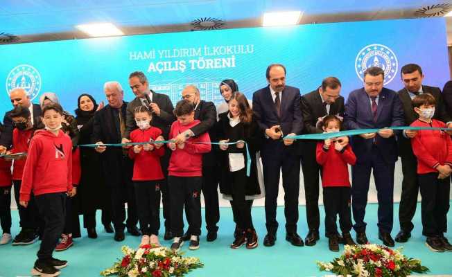 Milli Eğitim Bakanı Mahmut Özer, Trabzon’da işadamı Hami Yıldırım tarafından yaptırılan ilkokulun açılışını yaptı