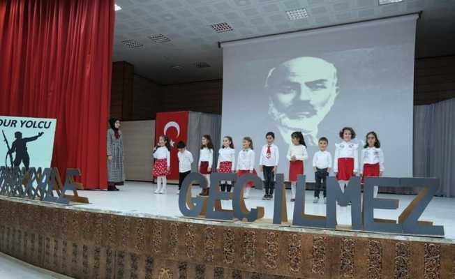 Minik öğrencilerden “Çanakkale Şehitlerine” adlı program