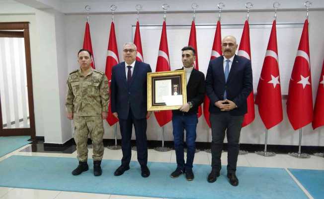 Muş’ta “Devlet Övünç Madalyası Beratı” takdim töreni