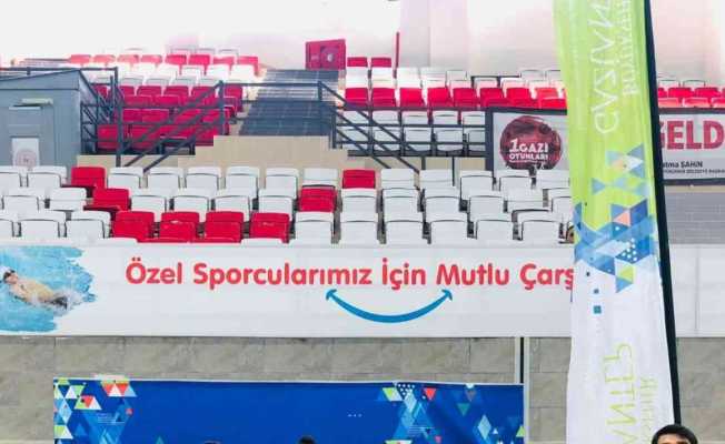 Mustafa Cengiz 1. Gazi Oyunları yüzme yarışması