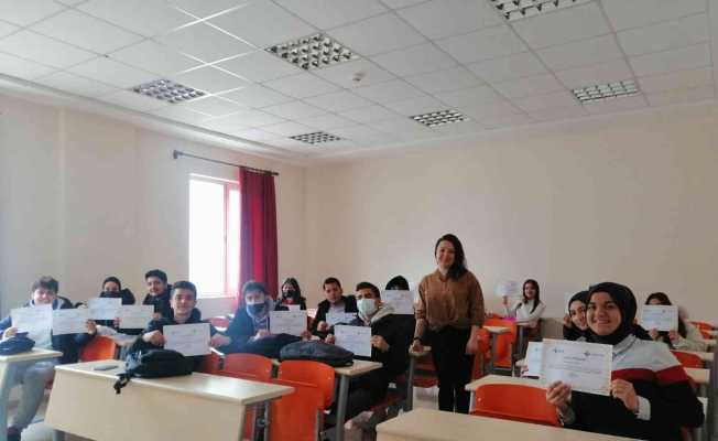 NEVÜ’lü öğrencilere "İş Kulübü Eğitimi" verildi
