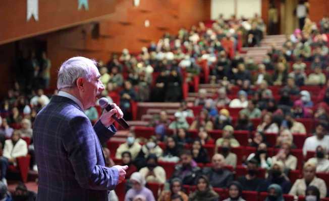 Nurullah Genç ile ’Başarı Bedel İster’ konferansı yapıldı