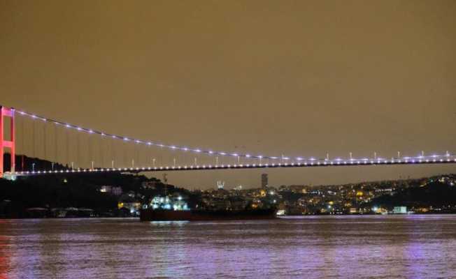(ÖZEL) Rusya’dan gelen tonlarca ayçiçeği yağı yüklü gemi İstanbul Boğazı’na ulaştı