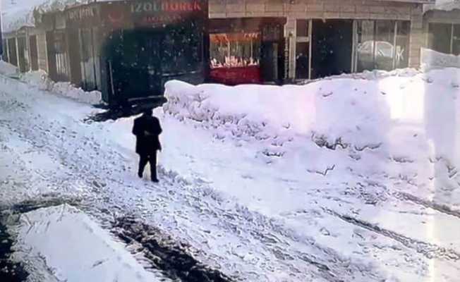 (Özel) Tonlarca karın altında kalmaktan kıl payı kurtuldu