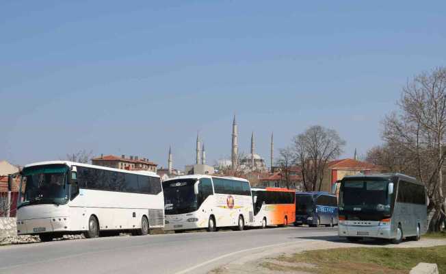 Ramazan alışverişini Edirne’de yapan Bulgaristanlılar ülkelerine dönüşte yoğunluk oluşturdu