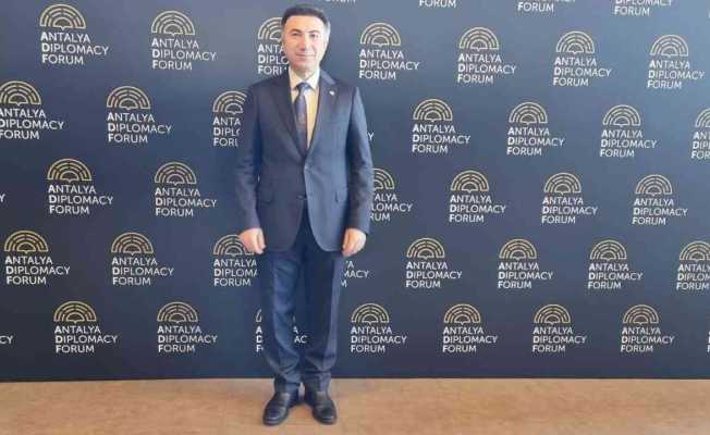 Rektör Demir Antalya Diplomasi Forumuna katıldı