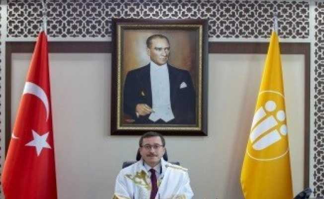 Rektör Kızılay’dan aldıkları belgeler vurgusu