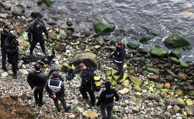 Rize’de kayıp Dursun Zehir’in cansız bedeni dalgıçlar tarafından denizde aranmaya başladı