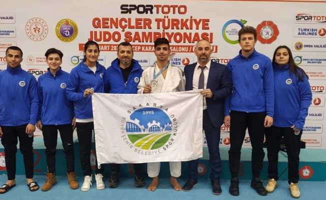 Sakarya Büyükşehirli sporcu, Ordu’da madalya kazandı
