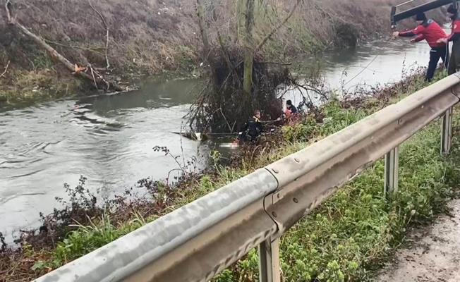 Sakarya'da derede erkek cesedi bulundu