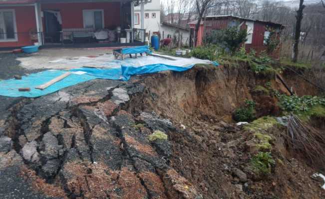 Samsun’da 21 kırsal mahallenin kullandığı yol çöktü