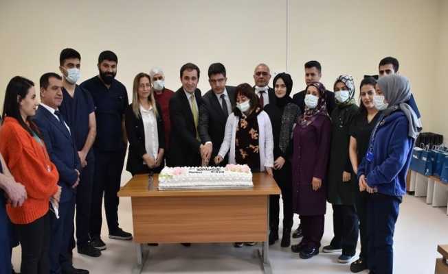 Sason Devlet Hastanesinde 14 Mart Tıp Bayramı pasta ile kutlandı