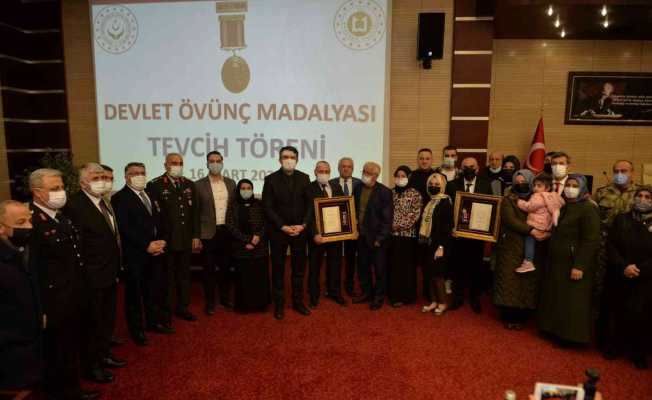 Şehit ailesi ve gazilere övünç madalyaları törenle verildi