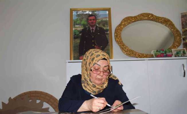 Şehit oğlunun fotoğrafını yapmak için rölyef sanatına başladı