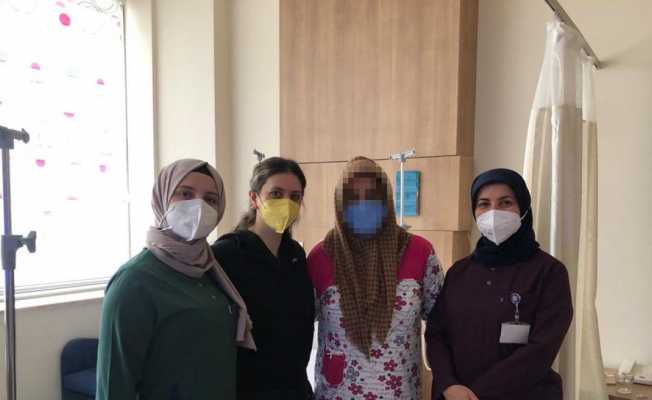 Şiddetli karın ağrısı ile hastaneye gitti, karnından 3 kiloluk kist çıktı