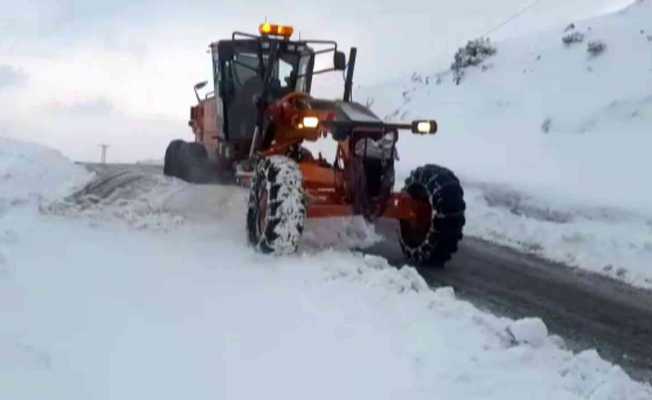Siirt’te kar 27 köy ve 2 mezrayı ulaşıma kapattı