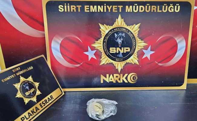 Siirt’te üzerinde uyuşturucu bulunan 2 şüpheli yakalandı
