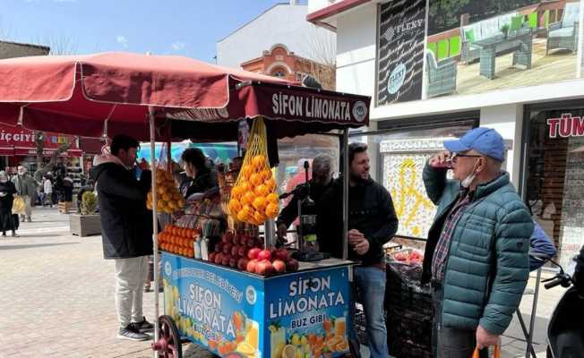 Sıkma meyve suyu tezgahlarında mesai başladı