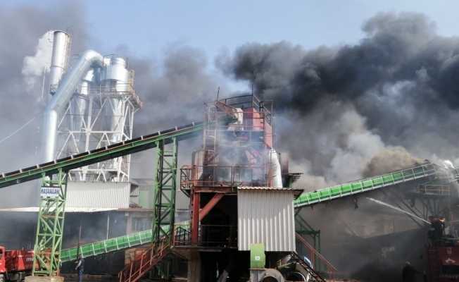 Simav’da orman ürünleri fabrikasında korkutan yangın