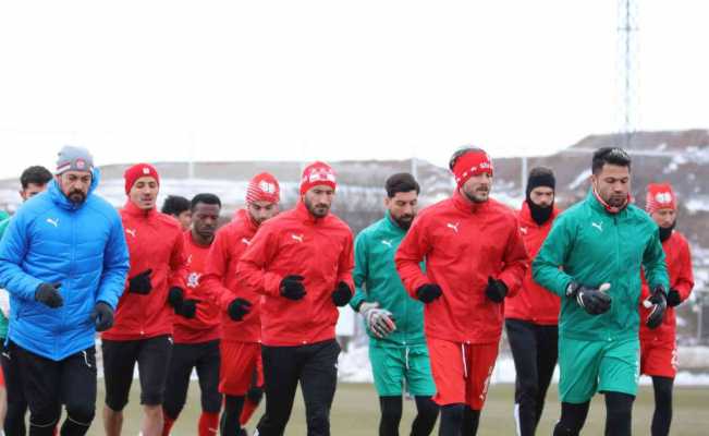 Sivasspor’da Altay maçı hazırlıkları sürüyor