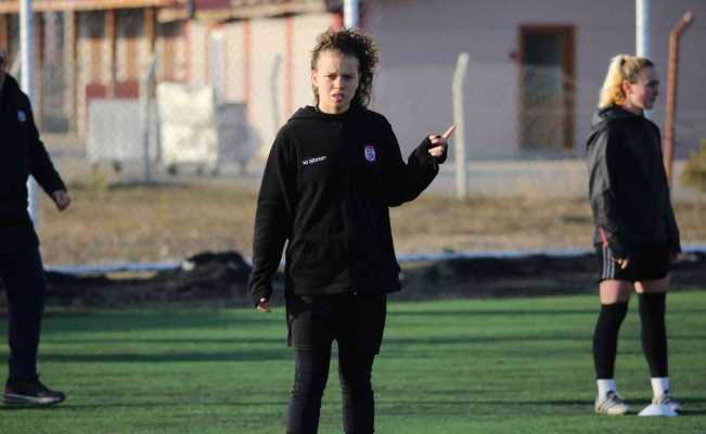 Sivasspor’un yeni transferi Caroline sakatlandı!