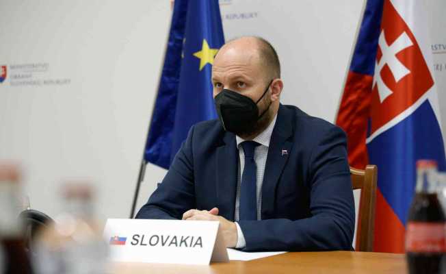 Slovakya, sınırdaki Ujgorod Havalimanı’na saldırı ihtimalinden dolayı endişeli