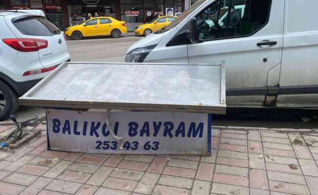 Soğuk hava ve kar yağışı nedeniyle tezgahlar boş kaldı