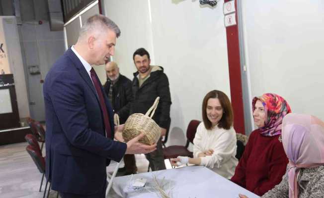 Söğüt dalıyla sepet yapımını öğrendiler