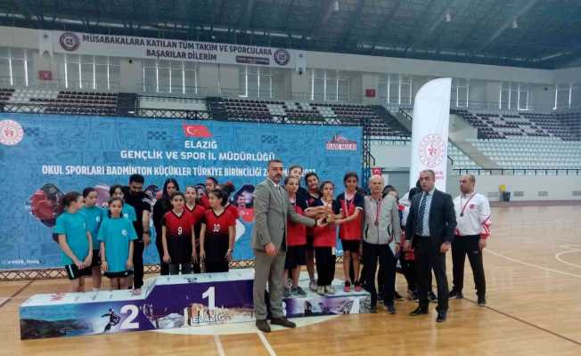 Spor salonu olmayan öğrencilerden Türkiye üçüncülüğü başarısı