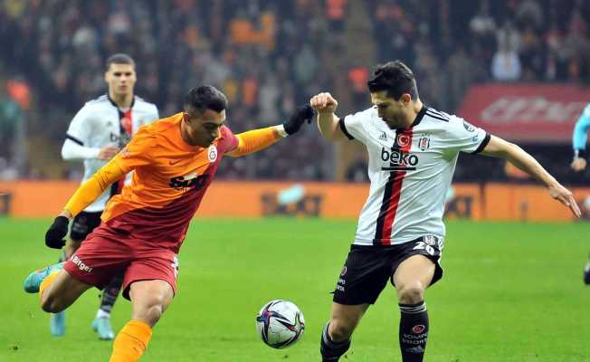 Spor Toto Süper Lig: Galatasaray: 2 - Beşiktaş: 0 (İlk yarı)