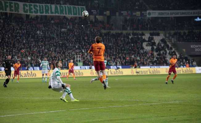 Spor Toto Süper Lig: Konyaspor: 2 - Galatasaray: 0 (İlk yarı)