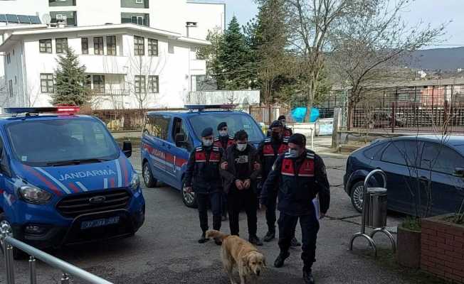 Suç makinesi hırsızı karda bıraktığı ayak izleri ele verdi