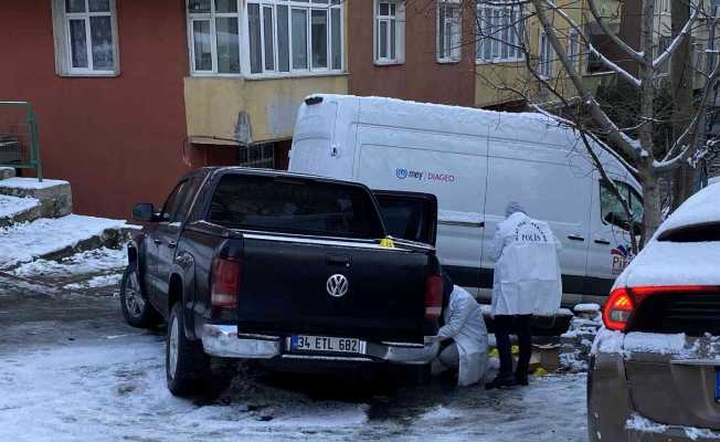 Sultangazi’de yaşanan silahlı çatışmada mermiler bir eve isabet etti