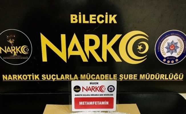 Şüpheli araçta 341,23 gram uyuşturucu madde ele geçirildi, yakalanan 2 şüpheli tutuklandı
